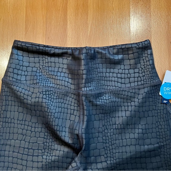 NWT Marika Ebony Crocodile Leggings- Size Medium - Picture 4 of 11